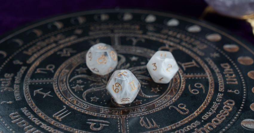 Cancer zodiac tarot reading astrology Cancer intuition and emotional traits